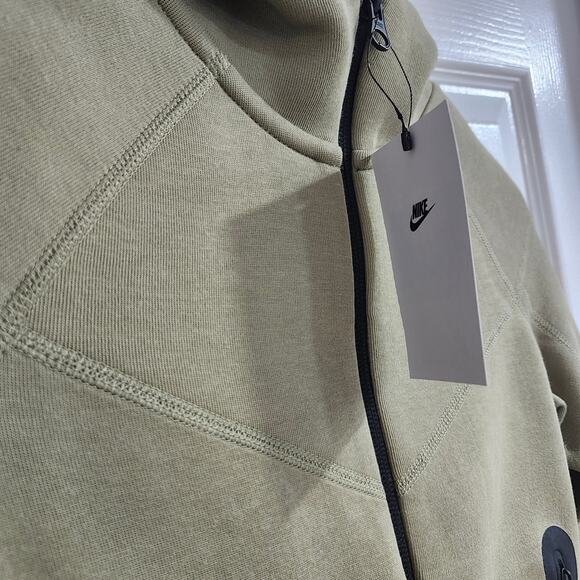 ❤️NWT❤️ Nike Kids Sweater Boys Zip-Up Jacket - Tan - Picture 6 of 11